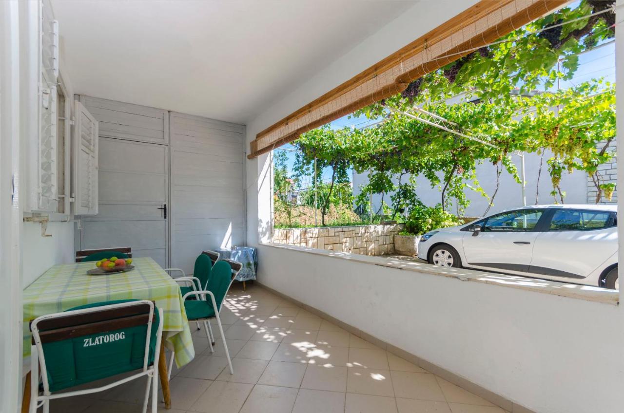 Apartment Niko Vodice Exterior foto